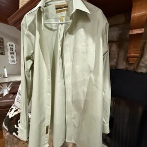 Roundtree & Yorke Pale Green Men's Dress Shirt with Point Collar